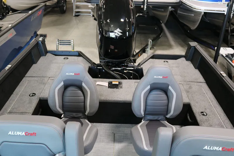 Slide: The Image of Alumacraft Competitor 185X Sport 2025 - 18