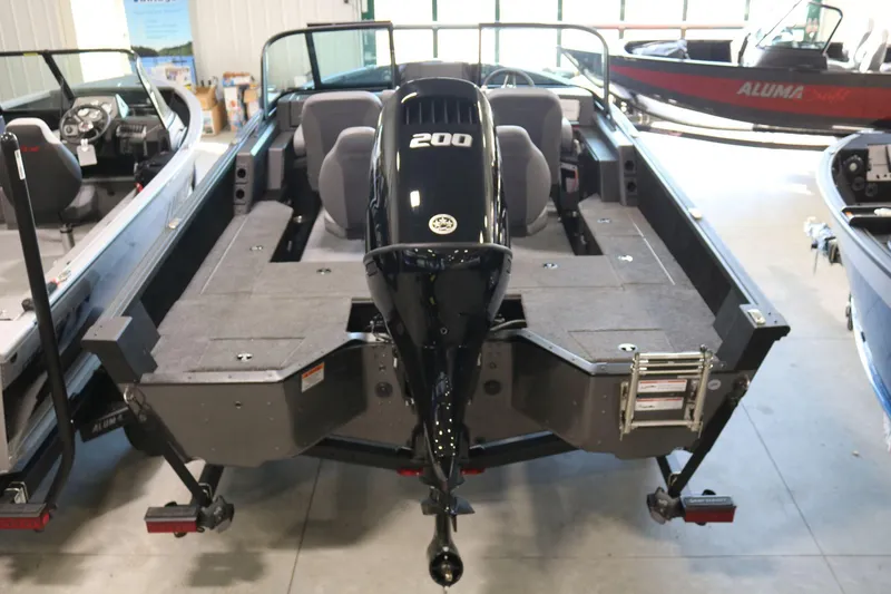 Slide: The Image of Alumacraft Competitor 185X Sport 2025 - 4