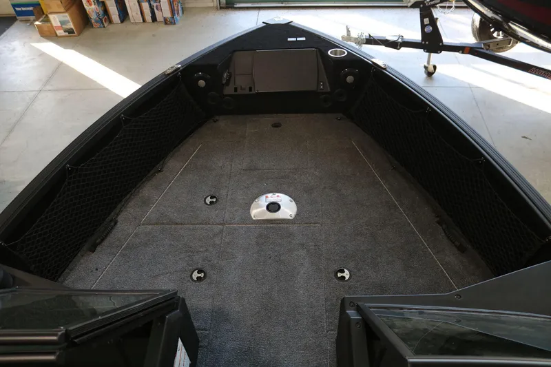 Slide: The Image of Alumacraft Competitor 185X Sport 2025 - 7