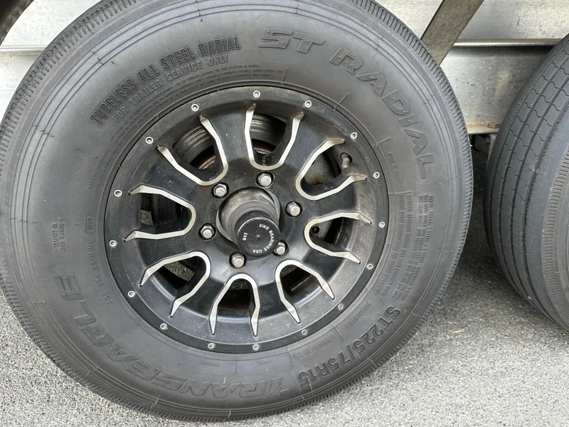 Slide: The Image of Custom tires - 26