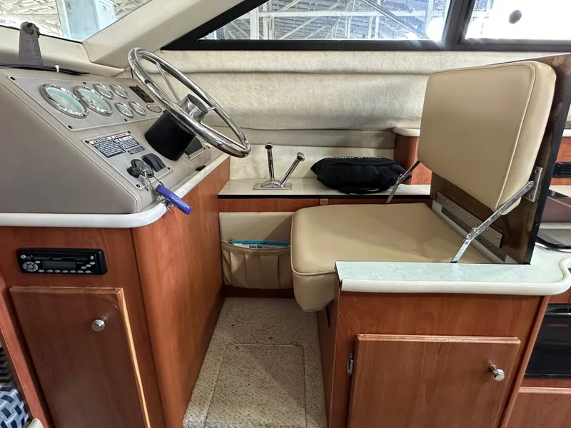 Slide: The Image of lower helm, seat up - 7