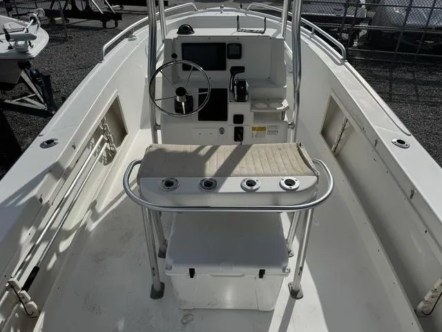 Slide: The Image of Mako 212 Center Console 2008 - 5