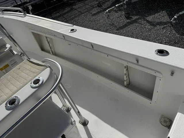 Slide: The Image of Mako 212 Center Console 2008 - 7