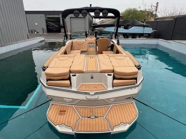 Slide: The Image of MasterCraft XT25 2025 - 6