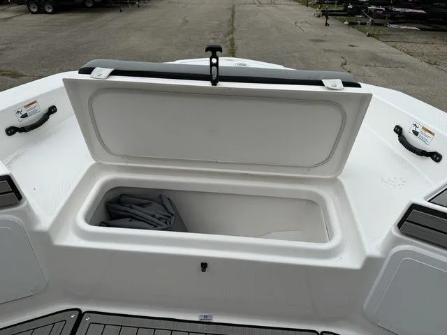 Slide: The Image of Yamaha 195 FSH Sport 2025 - 36