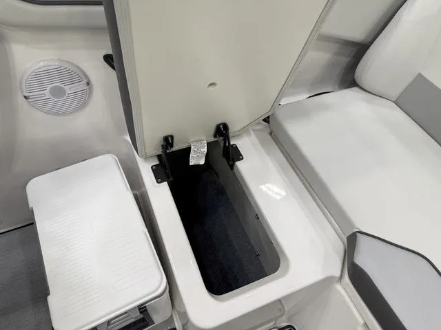 Slide: The Image of Yamaha SX220 2025 - 8