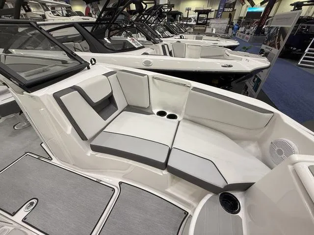 Slide: The Image of Yamaha SX220 2025 - 17