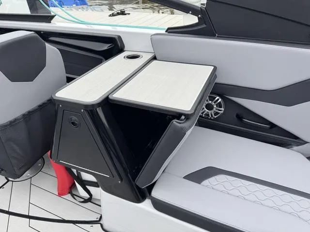 Slide: The Image of Yamaha 255XD 2025 - 10