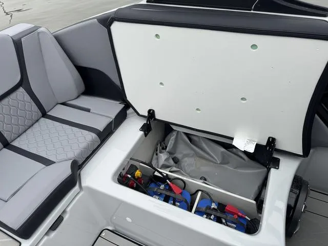 Slide: The Image of Yamaha 255XD 2025 - 14