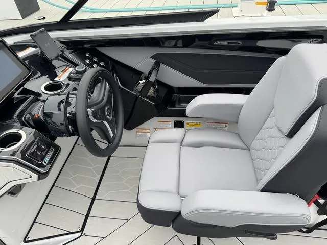 Slide: The Image of Yamaha 255XD 2025 - 16