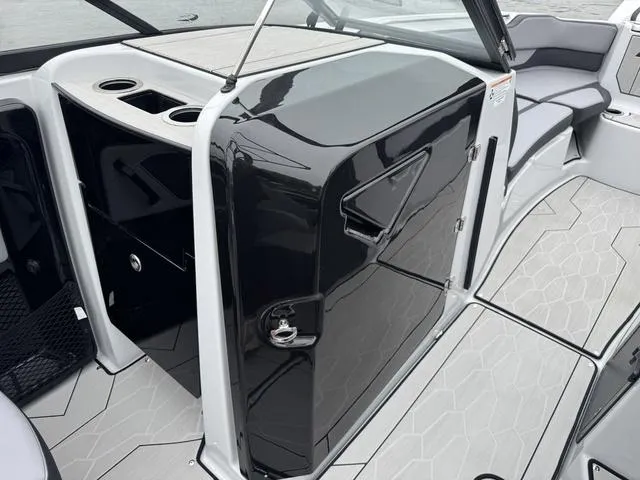 Slide: The Image of Yamaha 255XD 2025 - 25