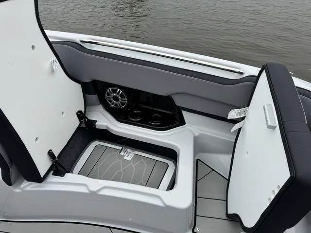 Slide: The Image of Yamaha 255XD 2025 - 31