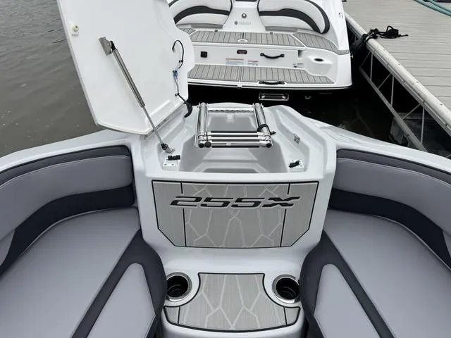 Slide: The Image of Yamaha 255XD 2025 - 34