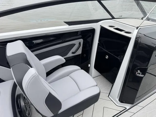 Slide: The Image of Yamaha 255XD 2025 - 15