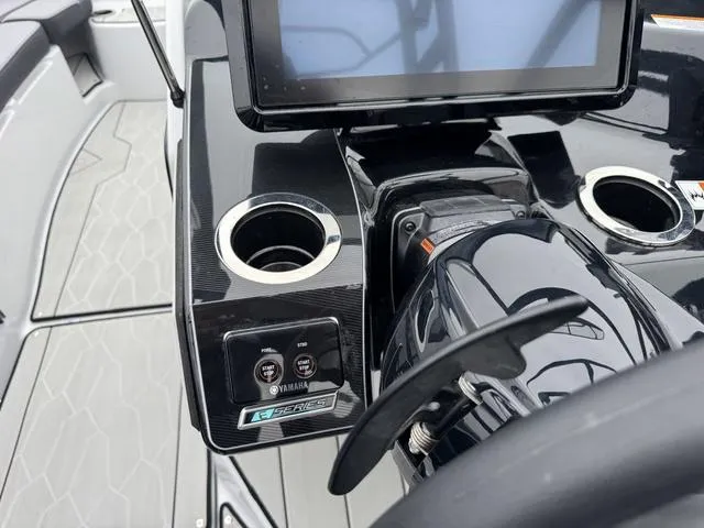 Slide: The Image of Yamaha 255XD 2025 - 24