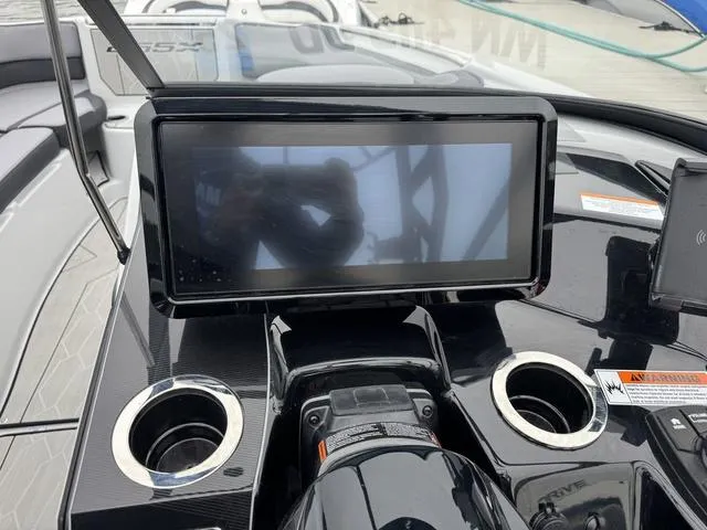 Slide: The Image of Yamaha 255XD 2025 - 25