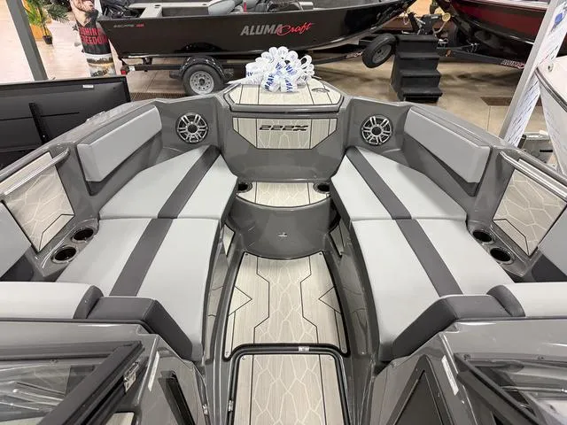 Slide: The Image of Yamaha 222XD 2025 - 18