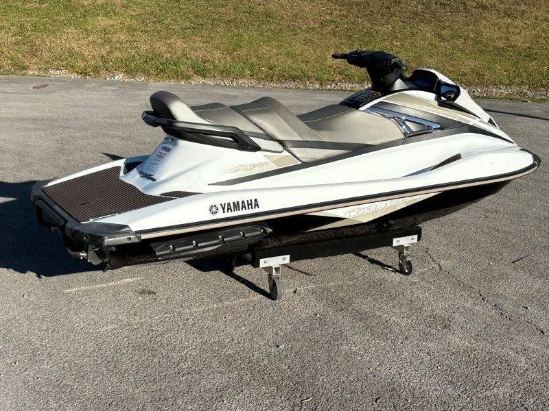 Slide: The Image of 2015 Yamaha Waverunner VX Cruiser jet ski on pavement, side view. - 3