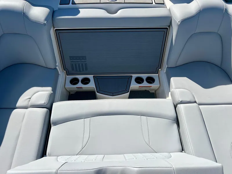 Slide: The Image of MasterCraft X24 2022 - 19