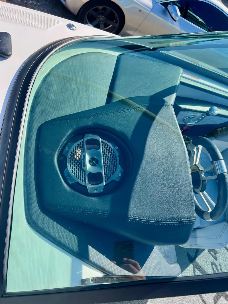 Slide: The Image of MasterCraft X24 2022 - 30