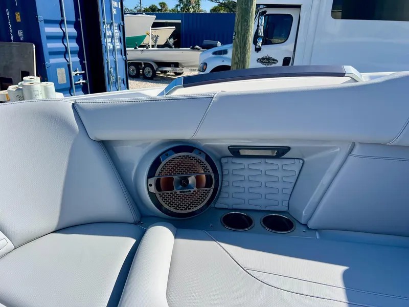 Slide: The Image of MasterCraft X24 2022 - 33