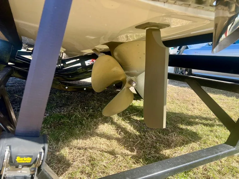 Slide: The Image of MasterCraft X24 2022 - 8