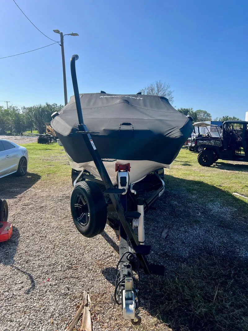 Slide: The Image of MasterCraft X24 2022 - 9