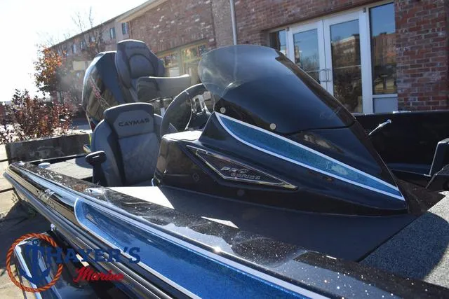 Slide: The Image of 2025 Caymas CX 21 PRO boat with sleek design, displayed outdoors. - 46