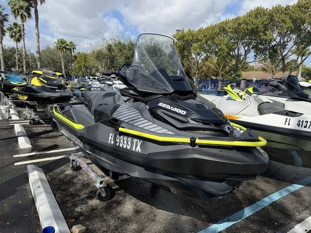 Slide: The Image of Sea-Doo Explorer Pro 2025 - 3