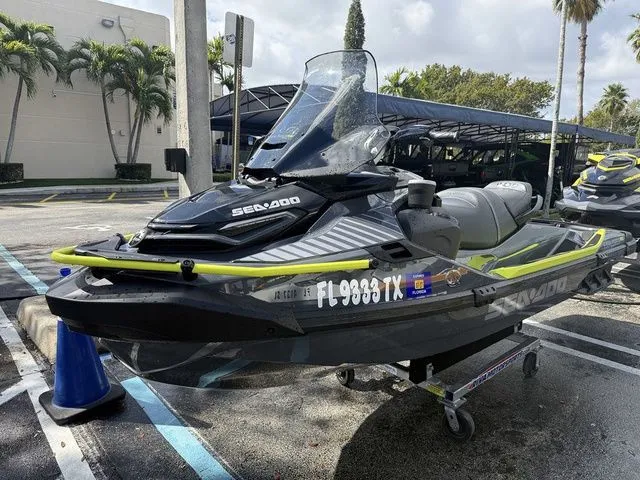 Slide: The Image of Sea-Doo Explorer Pro 2025 - 6