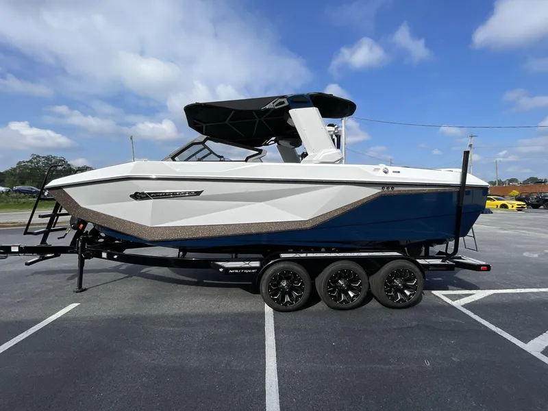 Slide: The Image of Nautique G23 2025 - 17