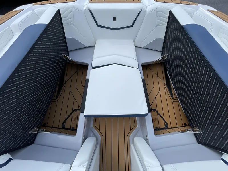 Slide: The Image of Nautique G23 2025 - 19