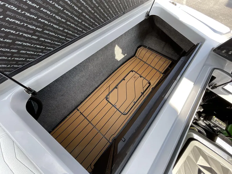 Slide: The Image of Nautique G23 2025 - 27