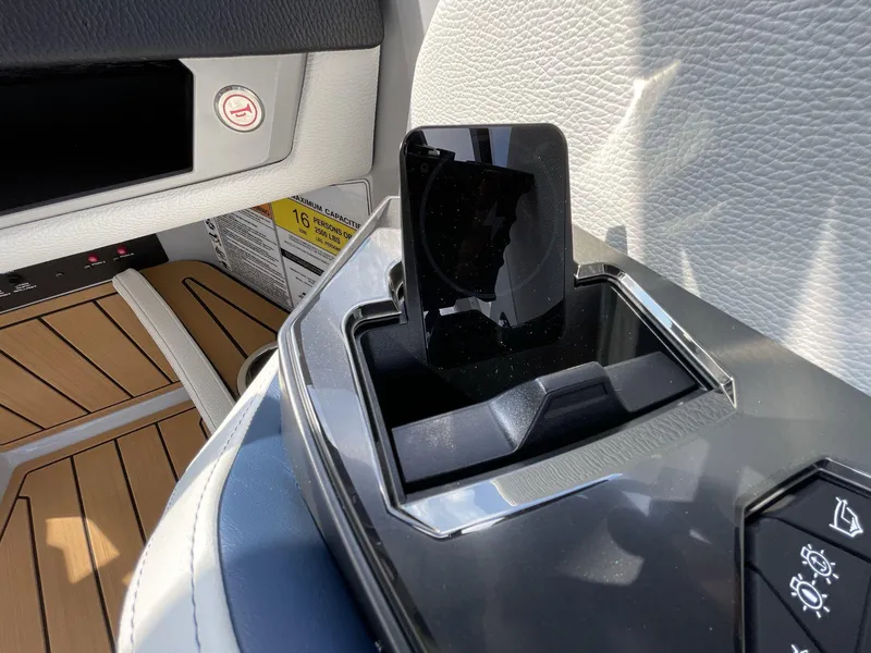 Slide: The Image of Nautique G23 2025 - 32