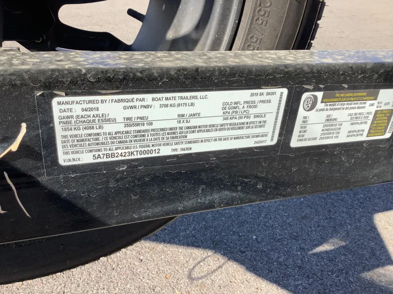 Slide: The Image of 2019 Supra SL450 trailer label with specifications and VIN details. - 36