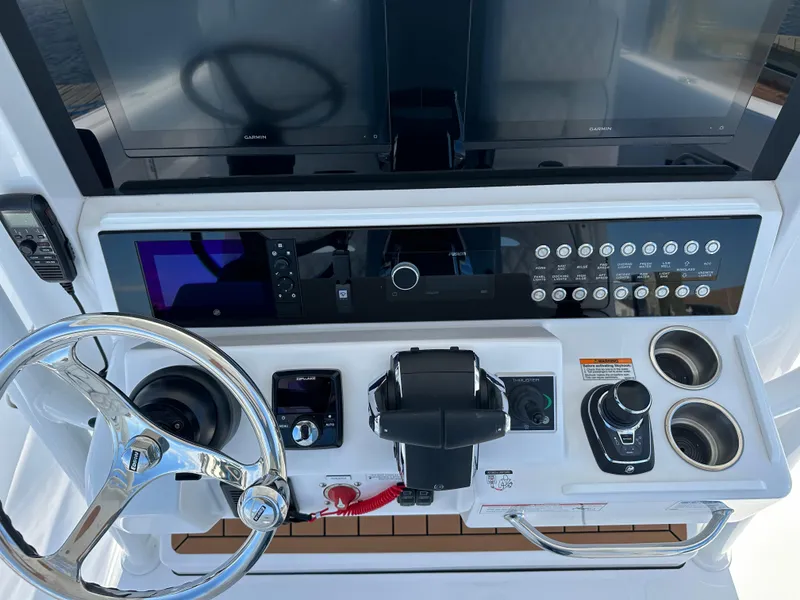 Slide: The Image of Southport 33 FE, Southport 33 Family Edition, Southport 33 Center Console, Southport, REV Yacht Sales - 10