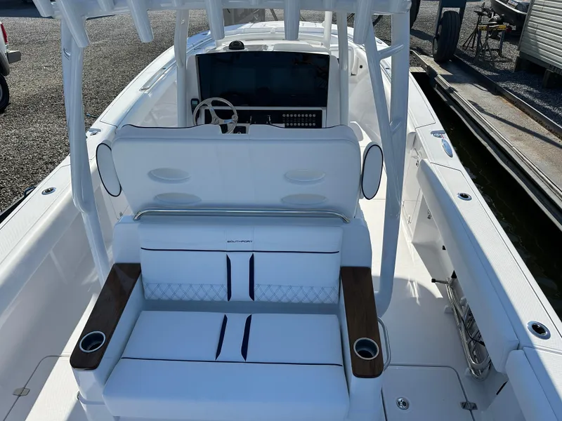 Slide: The Image of Southport 33 FE, Southport 33 Family Edition, Southport 33 Center Console, Southport, REV Yacht Sales - 20