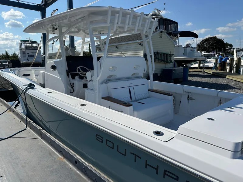 Slide: The Image of Southport 33 FE, Southport 33 Family Edition, Southport 33 Center Console, Southport, REV Yacht Sales - 5