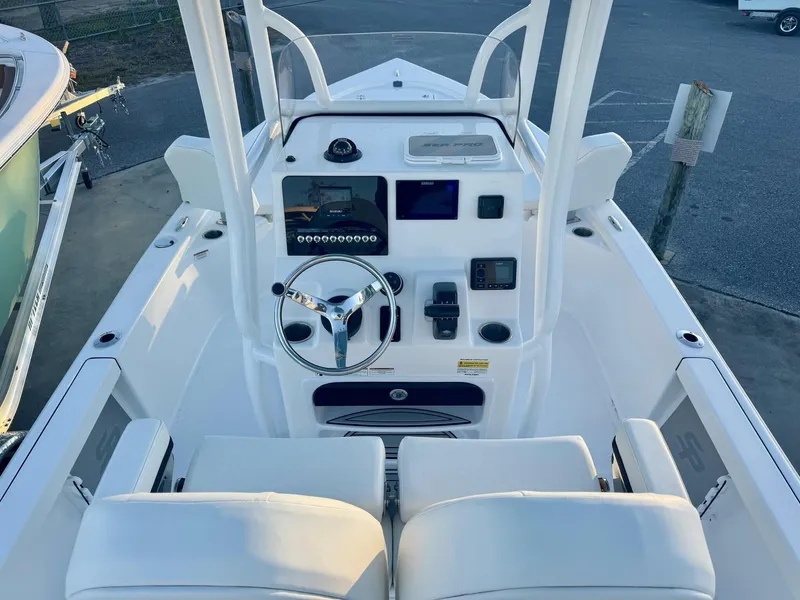 Slide: The Image of Sea Pro 230 Bay 2025 - 5