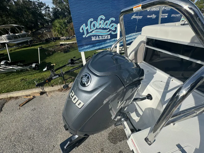 Slide: The Image of 2024 Hurricane FunDeck 2260 RE with Yamaha 200 engine at Holiday Marine. - 15