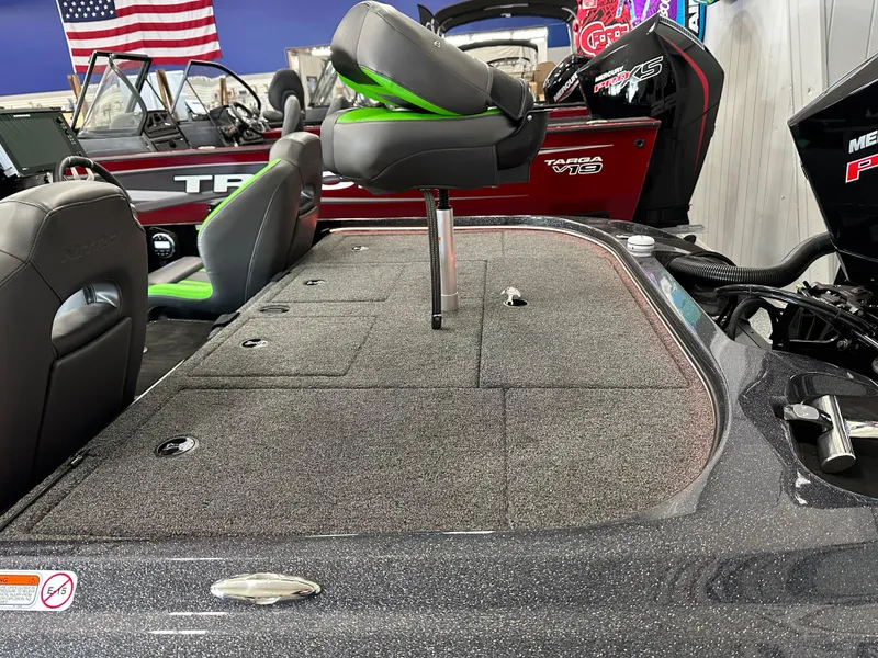 Slide: The Image of Steering console of 2025 Nitro Z19 boat with Humminbird display. - 16