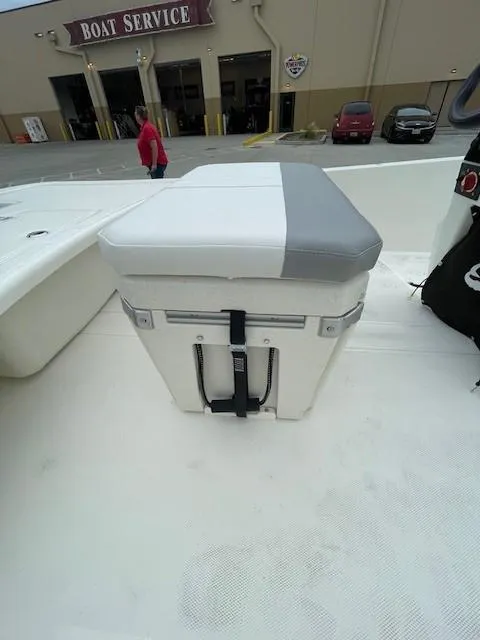 Slide: The Image of 2025 Mako Pro Skiff 17 CC boat seat near service center. - 7