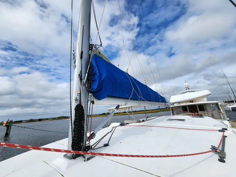 Slide: The Image of Depth gauge on Leopard 44 boat showing 19.8 feet. - 39