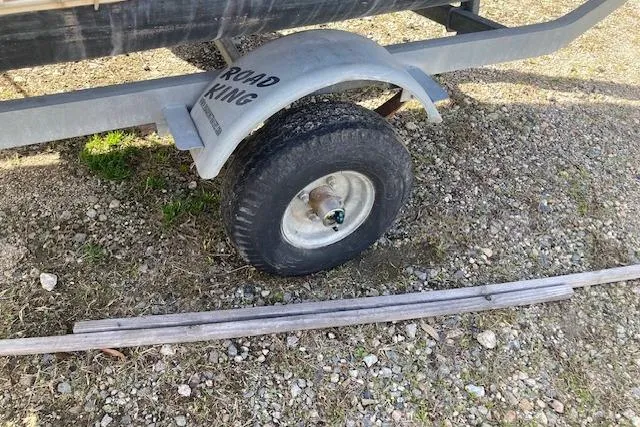 Slide: The Image of Trailer wheel on gravel, Jouet model 13, 1998, with "Road King" fender. - 7