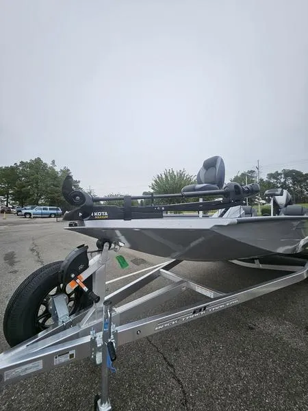 Slide: The Image of Yamaha 150 VMAX outboard motor on 2025 Xpress H20 Bass boat. - 14
