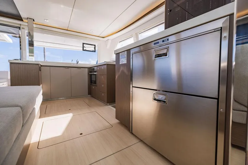 Slide: The Image of Leopard 45 2024 - 63