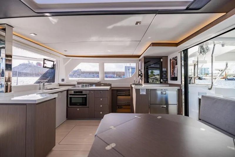 Slide: The Image of Leopard 45 2024 - 89