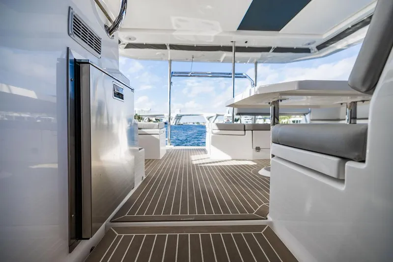 Slide: The Image of Leopard 45 2024 - 90