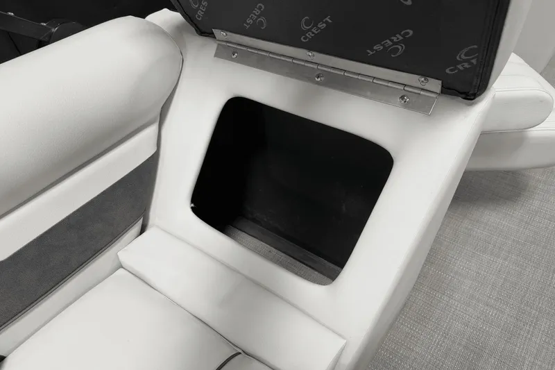 Slide: The Image of Crest 220 CLASSIC LX TRI-TOON 2021 - 53
