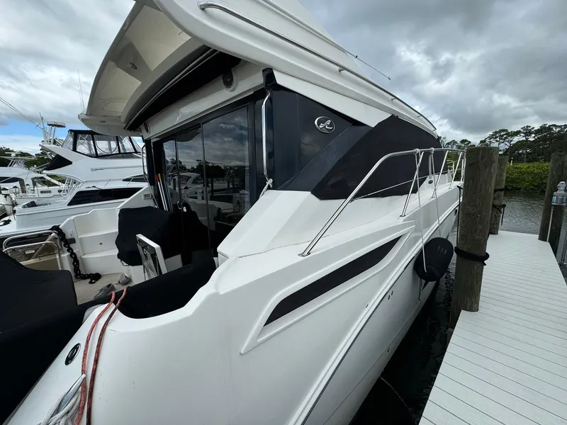 Slide: The Image of Sea Ray 460 Sundancer 2017 - 71